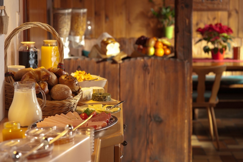 boulangerie-LES SALLES SUR VERDON-min_breakfast_buffet_food_restaurant_meal_hotel_plate_fresh-718745